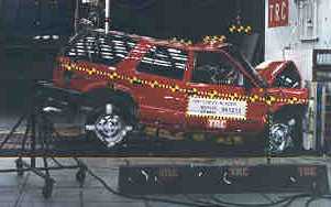NCAP 1997 Chevrolet Blazer front crash test photo