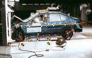 NCAP 1998 Nissan Altima front crash test photo