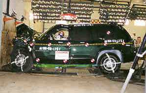 NCAP 1998 Dodge Durango front crash test photo