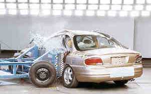 NCAP 1998 Oldsmobile Intrigue side crash test photo