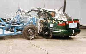 NCAP 1998 Nissan Sentra side crash test photo
