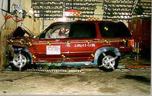 NCAP 1998 Ford Explorer front crash test photo
