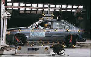 NCAP 1999 Nissan Altima front crash test photo