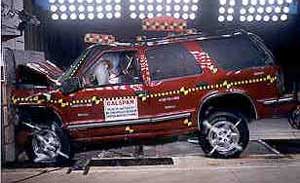 NCAP 1999 Chevrolet Blazer front crash test photo