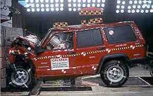 NCAP 1999 Jeep Cherokee front crash test photo