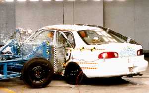 NCAP 1999 Toyota Corolla side crash test photo