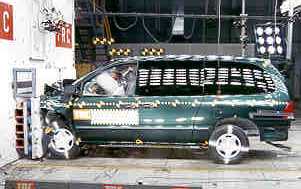 NCAP 1999 Dodge Grand Caravan front crash test photo