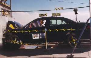 NCAP 1999 Pontiac Grand Am front crash test photo