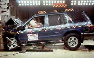 NCAP 1999 Nissan Pathfinder front crash test photo