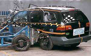NCAP 1999 Toyota Sienna side crash test photo