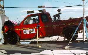 NCAP 1999 Toyota Tacoma front crash test photo