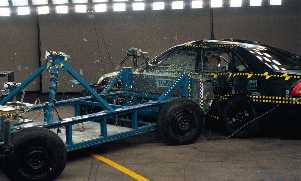 NCAP 2000 Toyota Avalon side crash test photo