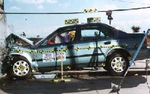 NCAP 2000 Honda Civic front crash test photo