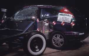 NCAP 2000 Ford Focus side crash test photo