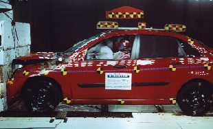 NCAP 2000 Ford Focus front crash test photo