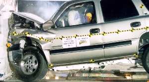 NCAP 2001 Chevrolet Tahoe front crash test photo