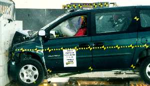 NCAP 2001 Dodge Grand Caravan front crash test photo