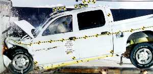 NCAP 2001 Dodge Dakota front crash test photo