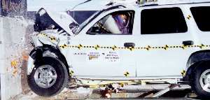 NCAP 2001 Dodge Durango front crash test photo