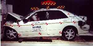 2001 Lexus IS NHTSA frontal crash test