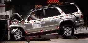 NCAP 2001 Toyota 4Runner front crash test photo