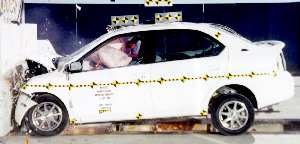 NCAP 2001 Toyota Prius front crash test photo
