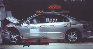 NCAP 2001 Oldsmobile Aurora front crash test photo