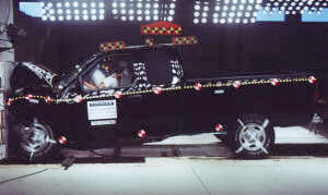 NCAP 2001 Ford F-150 front crash test photo