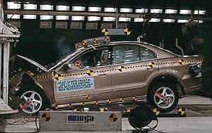 NCAP 2001 Mitsubishi Galant front crash test photo