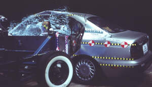 NCAP 2001 Daewoo Leganza side crash test photo
