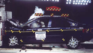 NCAP 2001 Volvo S60 front crash test photo