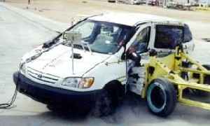NCAP 2001 Toyota Sienna side crash test photo