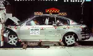 NCAP 2002 Nissan Altima front crash test photo