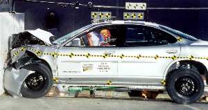 NCAP 2002 Pontiac Grand Prix front crash test photo