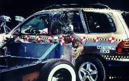 NCAP 2002 Hyundai Santa Fe side crash test photo
