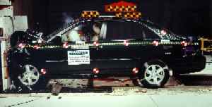 NCAP 2002 Toyota Avalon front crash test photo