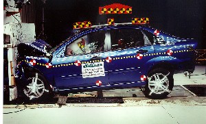 NCAP 2002 Ford Focus front crash test photo