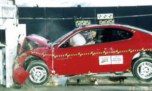 NCAP 2002 Pontiac Grand Am front crash test photo