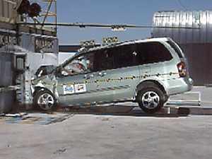 NCAP 2002 Mazda MPV front crash test photo