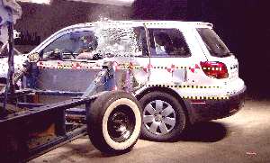 NCAP 2003 Mitsubishi Outlander side crash test photo