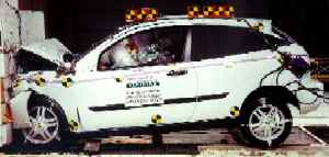 NCAP 2003 Ford Focus front crash test photo