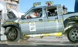 NCAP 2004 Nissan Frontier front crash test photo