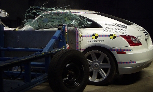 NCAP 2004 Chrysler Crossfire side crash test photo