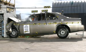 NCAP 2004 Cadillac DeVille front crash test photo