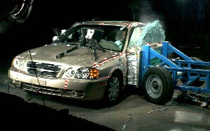NCAP 2004 Kia Optima side crash test photo
