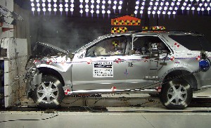 NCAP 2004 Cadillac SRX front crash test photo