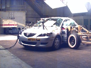 NCAP 2004 Mazda MAZDA3 side crash test photo