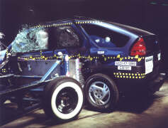NCAP 2004 Pontiac Aztek side crash test photo