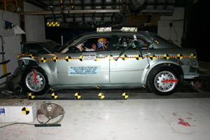 NCAP 2005 Chrysler 300 front crash test photo