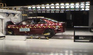 NCAP 2005 Toyota Camry front crash test photo